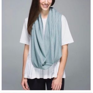 Lululemon Vinyasa Scarf Wrap - Menthol Mint
